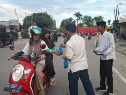 Ramadhan Berbagi, Alumni SMKN 1 Taluk Kuantan Bagi-bagi Takjil