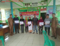 21 KPM BLT-DD Desa Bukit Indah Disalurkan, Warga Ekonomi Lemah dan Penderita Penyakit Menahun menjadi Target