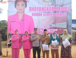 Ketua Bhayangkari Daerah Bengkulu Salurkan Bantuan Kemanusiaan bagi Korban Gempa