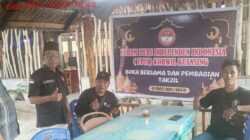 Ramadan Penuh Kepedulian, FPII Kuansing Tebar Ratusan Takjil di Jalur Dua Teluk Kuantan