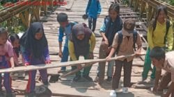 Keselamatan Anak SDN 72 Kaur Terancam, Jembatan Rusak Jadi Jalur Berbahaya Setiap Hari