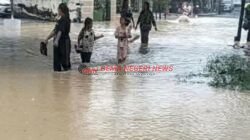 Jalan Limbungan Rumbai Terendam Banjir hingga 40 Sentimeter, Aktivitas Warga Terganggu
